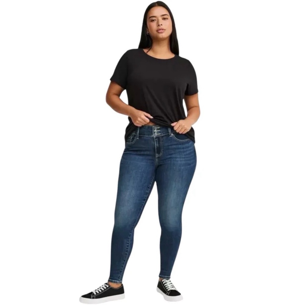 Torrid Jegging Skinny Super Soft High Rise Dark Wash Jeans size 18T - Picture 3 of 11